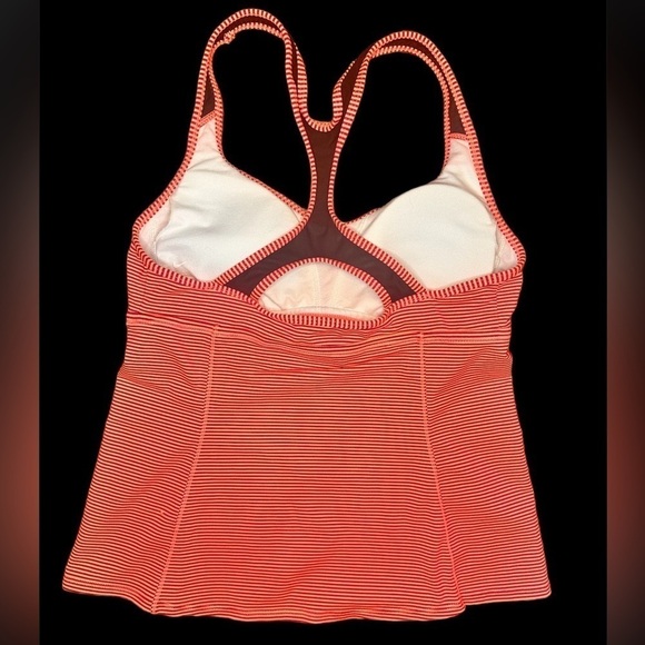 Nike striped athletic top | women’s size medium - Picture 2 of 4